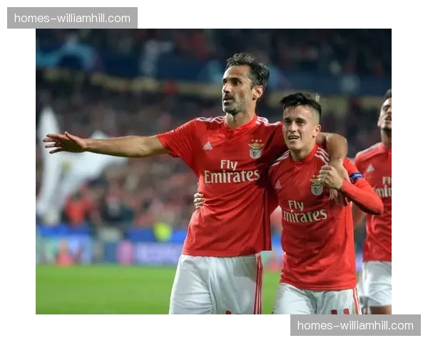 勒沃库森控球优势下的防守组织 双中卫体系应对反击的站位选择 勒沃库森控球优势下的防守组织 双中卫体系应对反击的站位选择